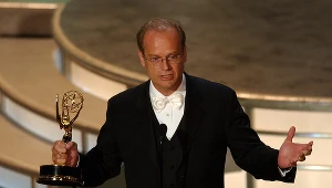 Kelsey Grammer na rozdaniu nagród Emmy w 2004 roku