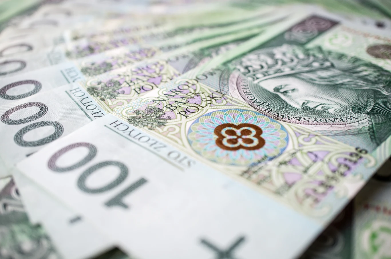 Elektrobudowa ma otrzymać od PKN Orlen 14,6 mln zł i 1,38 mln euro zasądzone w arbitrażu Elektrobudowa ma otrzymać od PKN Orlen 14,6 mln zł i 1,38 mln euro zasądzone w arbitrażu