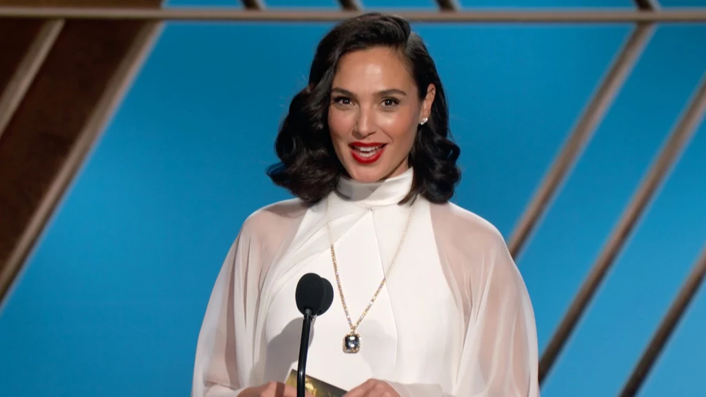 Gal Gadot, która w 2004 roku została Miss Izraela, jest żoną Jarona Versano. Pobrali się w 2008 roku. Ich pierwsza córka urodziła się w 2011 roku, a druga - w 2017. Gal Gadot, która w 2004 roku została Miss Izraela, jest żoną Jarona Versano. Pobrali się w 2008 roku. Ich pierwsza córka urodziła się w 2011 roku, a druga - w 2017.