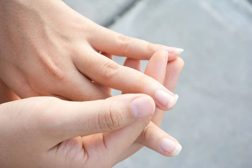Poznaj genialny sposób na łamliwe i rozdwojone paznokcie