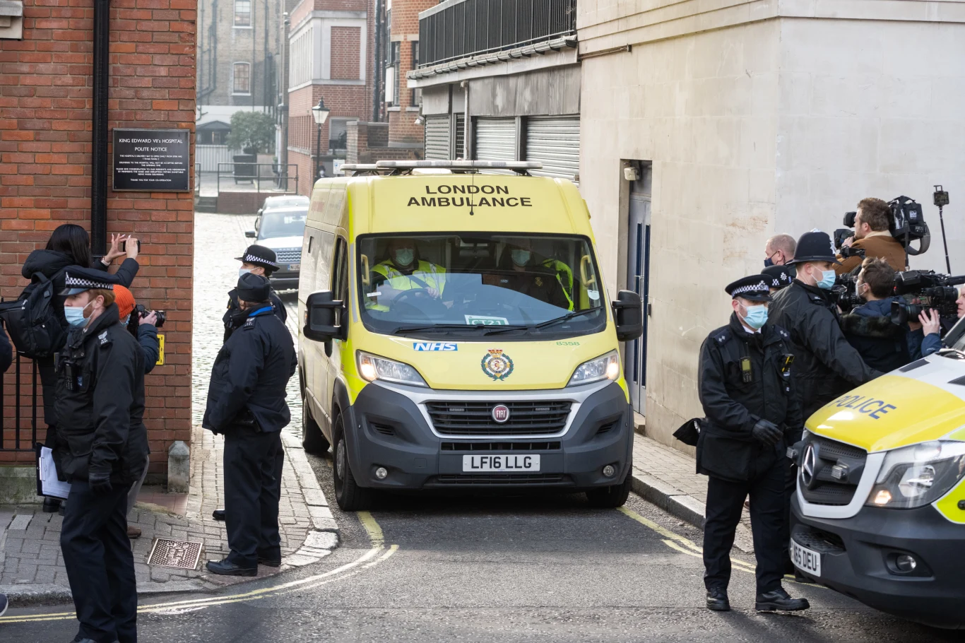 Książę Filip został przewieziony do innego szpitala