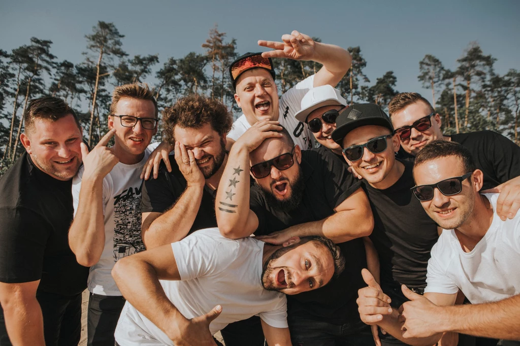 Zespół Tabu prezentuje utwór ”Woja domowa” Zespół Tabu prezentuje utwór ”Woja domowa”