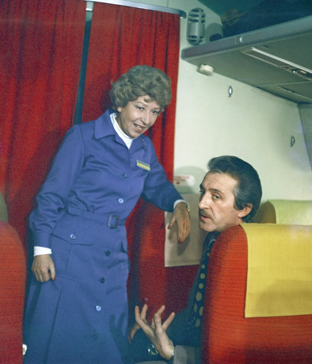 Widzowie zapamiętali ją jednak przede wszystkim jako Kobietę Pracującą w "Czterdziestolatku" oraz matkę Pawła w serialu telewizyjnym "Wojna domowa"(1965) w reż. Jerzego Gruzy. Pojawiła się w także kolejnych filmach i serialach tego reżysera, "Dzięcioł" (1970), "Czterdziestolatek" (1974), "Motylem jestem, czyli romans czterdziestolatka" (1976), "40-latek, 20 lat później" (1993).