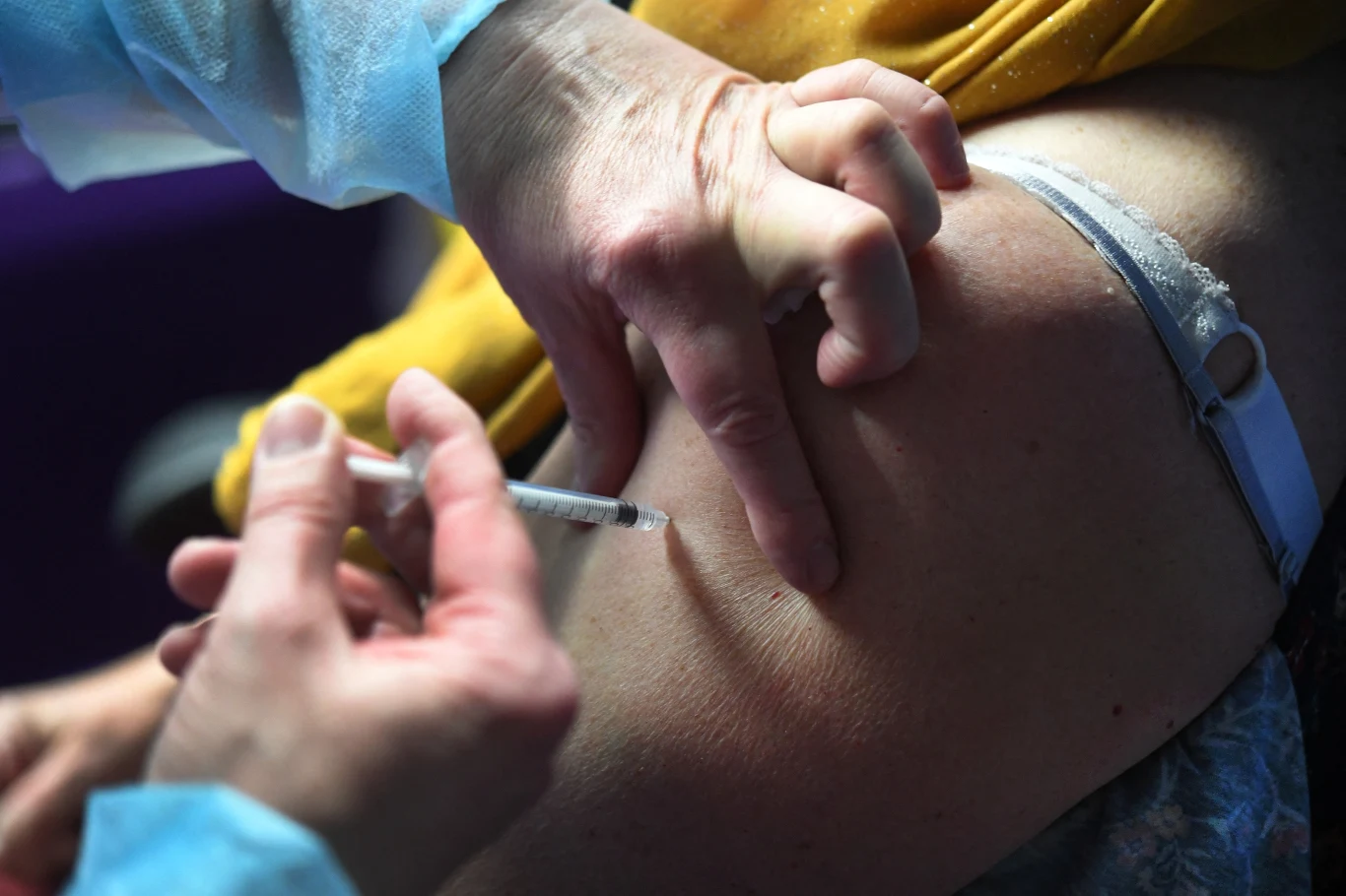 Szczepionki przeciwko SARS-CoV-2 wpływają także na wzorce zachowań wirusa Szczepionki przeciwko SARS-CoV-2 wpływają także na wzorce zachowań wirusa
