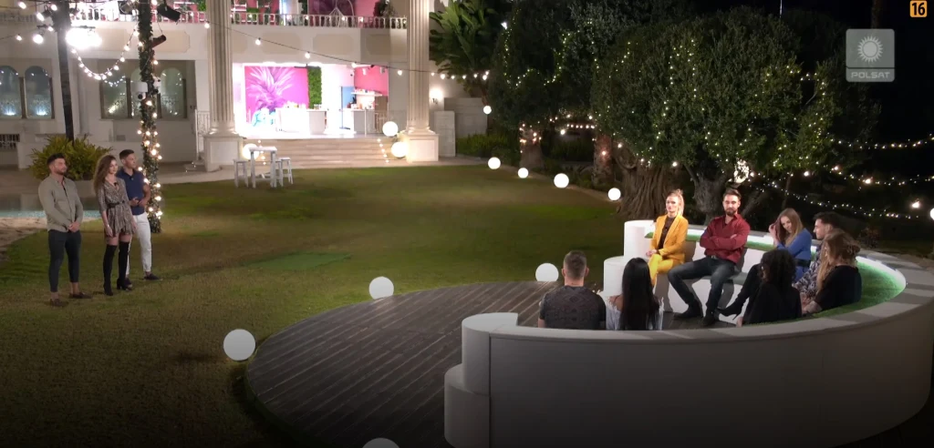 Uczestnicy "Love Island" podczas przeparowania