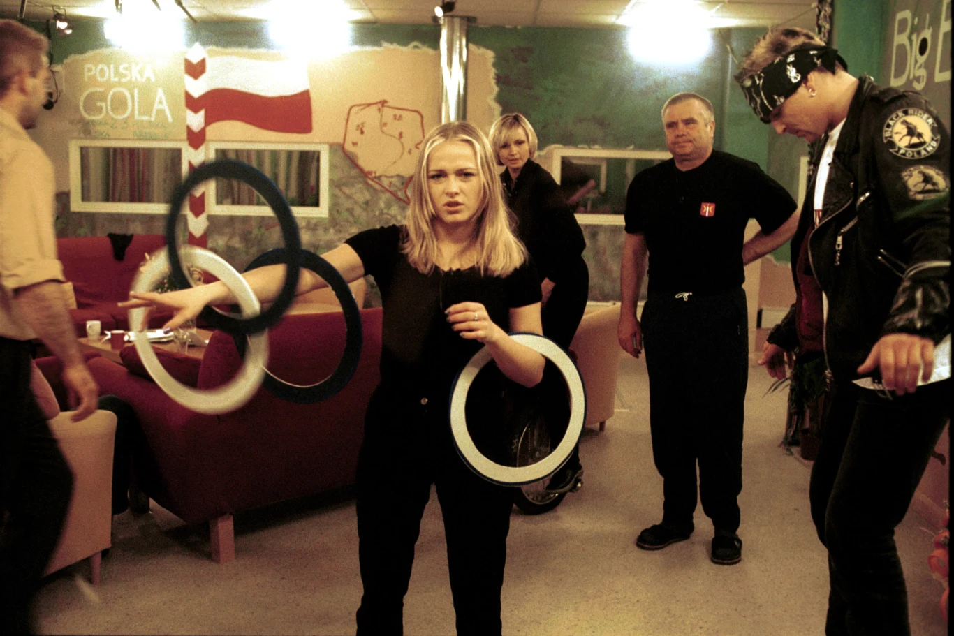 Monika Sewioło wydała płytę z zespołem Nietykalni. Wystąpiła też w sesji pisma dla panów. "Nie umiałam sobą pokierować i wykorzystać tych 'pięciu minut'" - przyznała w jednym z wywiadów.