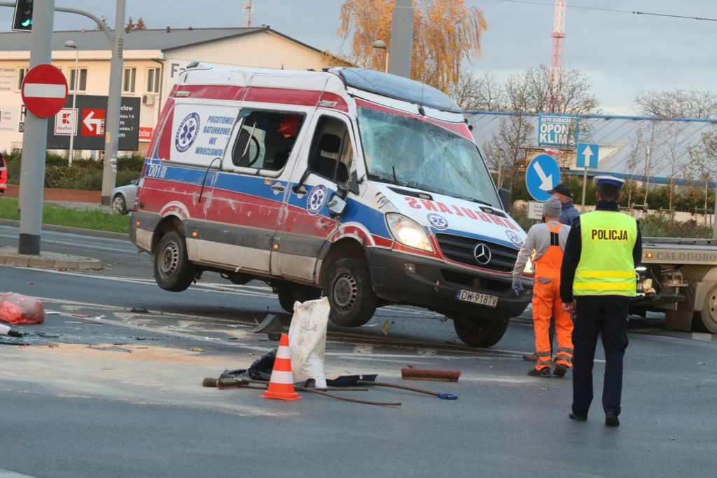 Niektóre karetki pokonują imponujące przebiegi. O wypadki nietrudno 