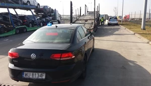 Tajny Volkswagen Passat nagrał lawetę... Licznik przekręcony o 700 tys. km