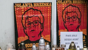 10. rocznica śmierci Jolanty Brzeskiej. Znicze przed Ministerstwem Sprawiedliwości