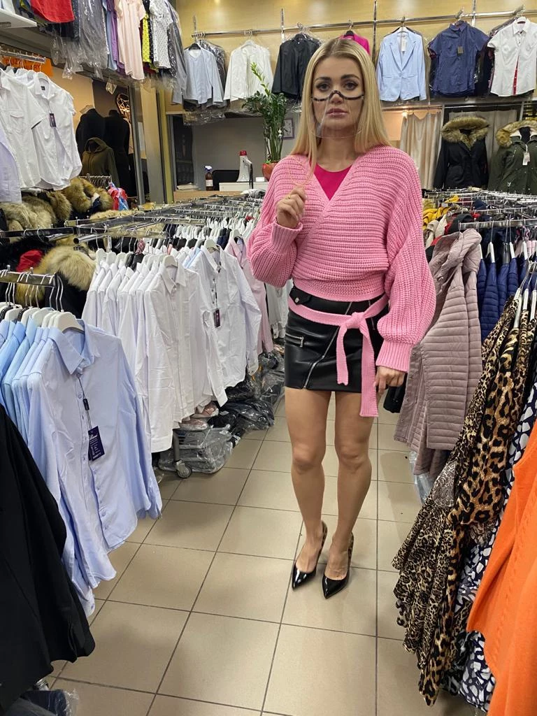 Edyta Folwarska w roli sprzedawczyni Edyta Folwarska w roli sprzedawczyni