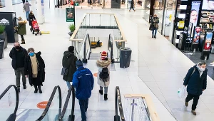 Centra handlowe bez tłumów, 20 proc. mniej klientów 