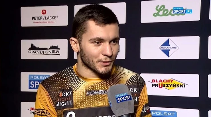 Na grudniowej gali Polsat Boxing Night 9 w Warszawie Max Miszczenko pokonał Mateusza Lisa, który przez kontuzję nogi musiał poddać się w czwartej rundzie Na grudniowej gali Polsat Boxing Night 9 w Warszawie Max Miszczenko pokonał Mateusza Lisa, który przez kontuzję nogi musiał poddać się w czwartej rundzie