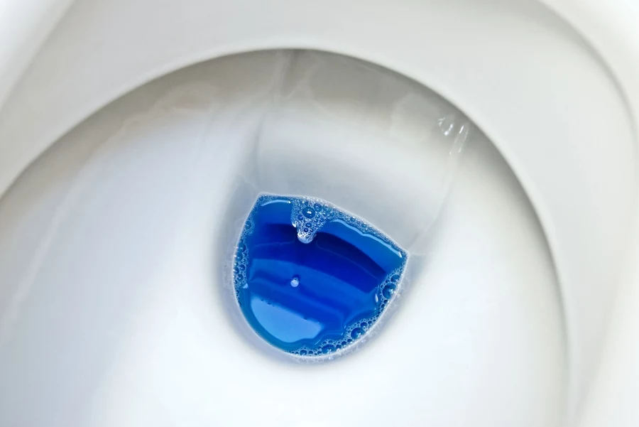 Toaleta do siedlisko bakterii, ale możesz sprawnie uporać się z tym problemem