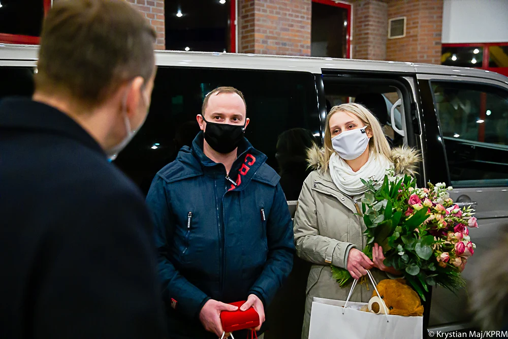 Premier wręczył rodzicom pięcioraczków kluczyki do samochodu