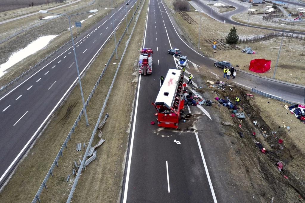 W wypadku zginęło pięć osób, a 39 trafiło do szpitala. W wypadku zginęło pięć osób, a 39 trafiło do szpitala.