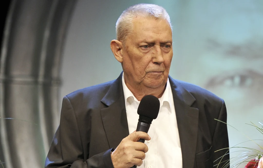 Wojciech Młynarski był jedną z gwiazd, które odmówiły udziału w festiwalu w Opolu. Wojciech Młynarski był jedną z gwiazd, które odmówiły udziału w festiwalu w Opolu.