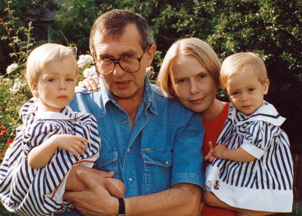 Ewa Błaszczyk z mężem Jackiem Janczarskim i dziewczynkami, zdjęcie archiwalne
