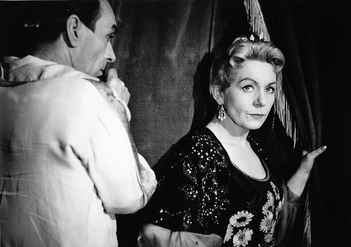 Hanka Bielicka w filmie "Dom bez okien" w reżyserii Stanisława Jędryki (1962)