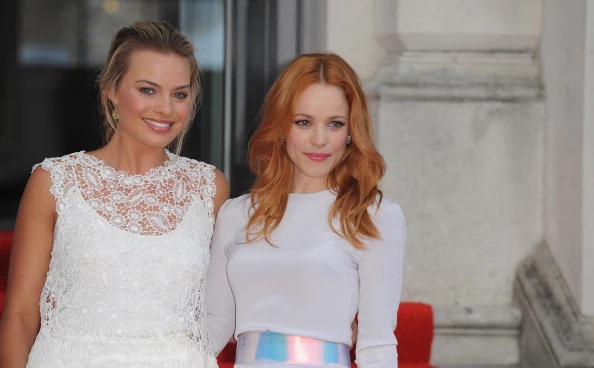 Rachel McAdams i Margot Robbie. Obie górują w zestawieniach najpiękniejszych współczesnych aktorek