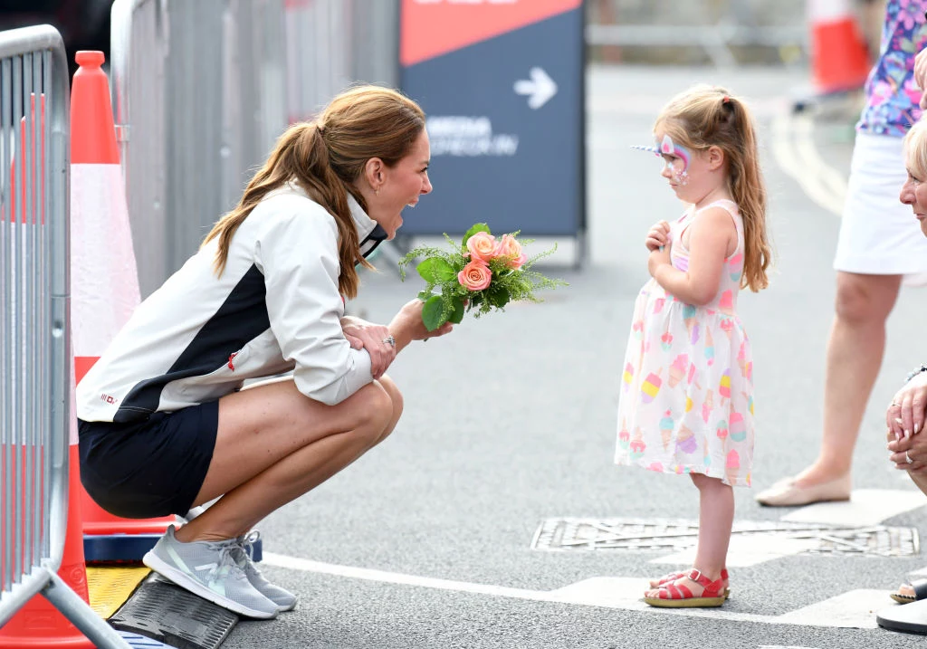 Księżna Kate chętnie nosi sportowe obuwie