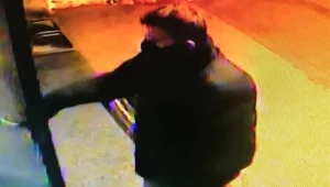 Wciąż niezidentyfikowany mężczyzna napadł na pięć starszych kobiet 