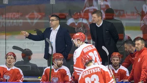 Robert Kalaber (w marynarce po lewej) i Leszek Laszkiewicz (w marynarce po prawej)