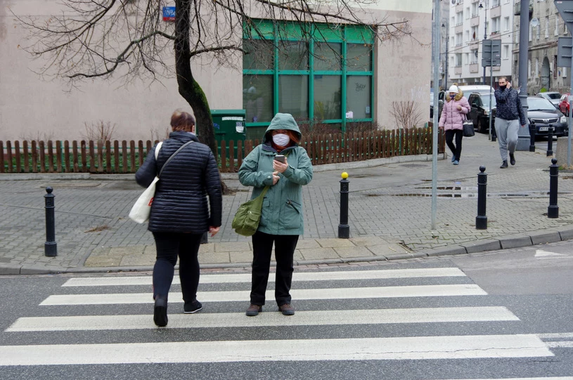 Takie zachowanie to, niestety, norma. I jawne proszenie się o nieszczęście! 