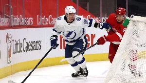 Władysław Namiestnikow w meczu z Tampa Bay Lightning
