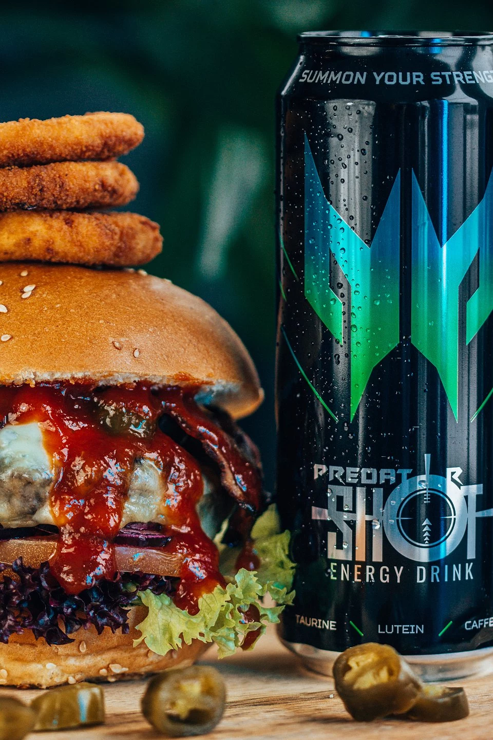 Predator Burger dostępny będzie w dostawie od 12 marca we wszystkich restauracjach Zdrowa Krowa – w Warszawie, Krakowie, Wrocławiu, Katowicach, Opolu, Gliwicach i Rybniku. Predator Burger dostępny będzie w dostawie od 12 marca we wszystkich restauracjach Zdrowa Krowa – w Warszawie, Krakowie, Wrocławiu, Katowicach, Opolu, Gliwicach i Rybniku.