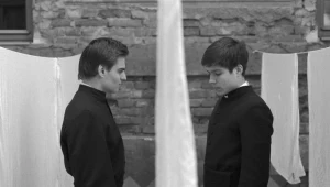 Kadr z filmu "Słudzy"