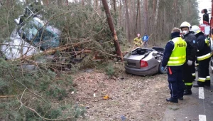 Samochód rozpadł się na dwie części