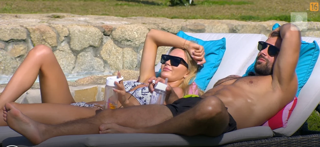 Angela i Piotr rozmawiają