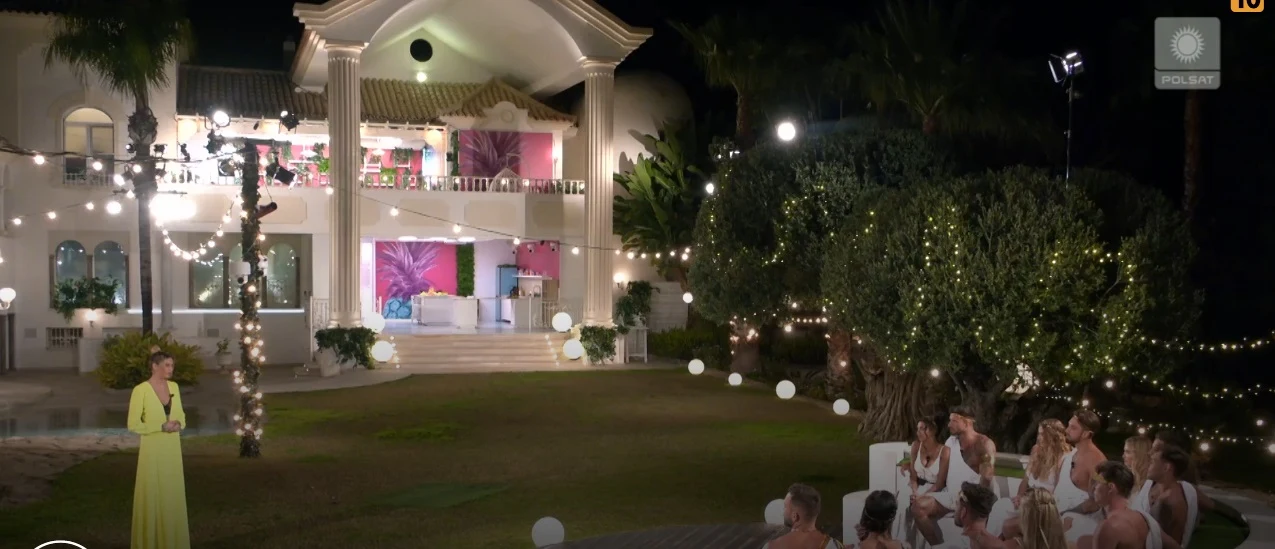 Karolina Gilon rozmawia z wyspiarzami