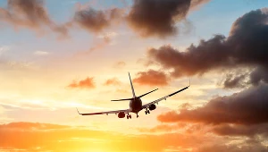 Linie lotnicze podliczają miliardowe straty wywołane koronawirusem