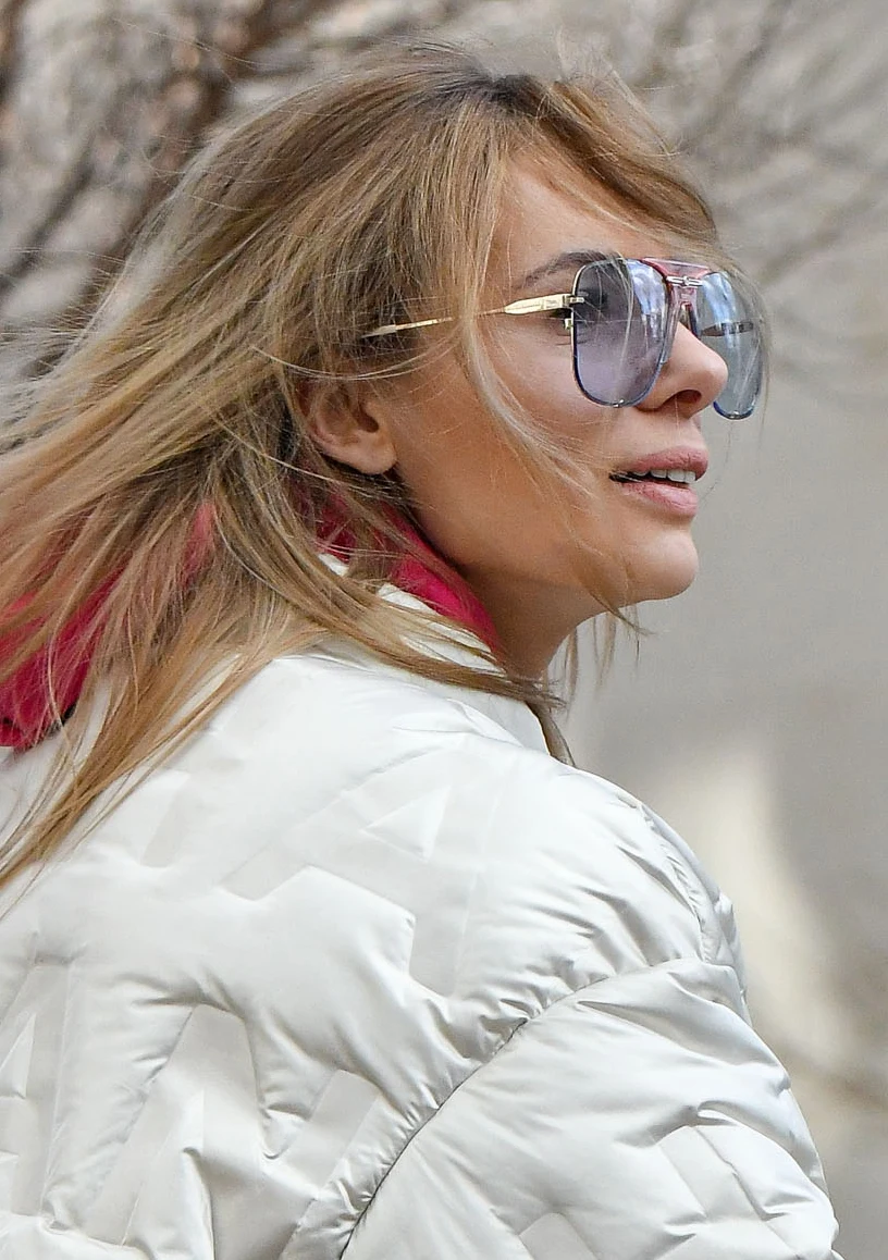 Iza Janachowska na spacerze z synkiem Iza Janachowska na spacerze z synkiem