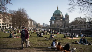 Berlin zaprasza turystów. Kusi awangardową sceną artystyczną, zielenią i zabytkami