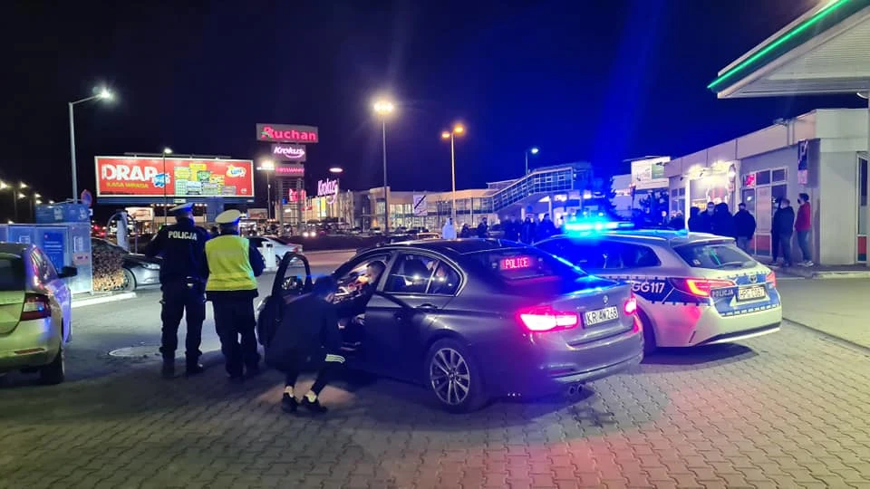 Spotkanie na stacji paliwowej. Interweniowała policja