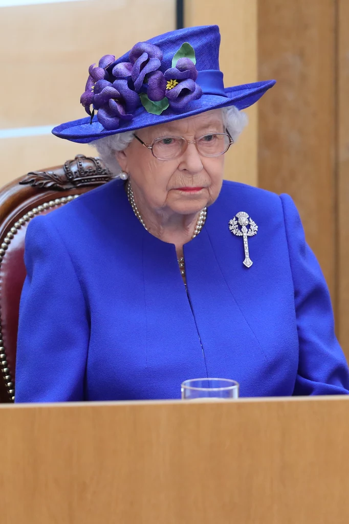 Królowa Elżbieta II powinna obawiać się o przyszłość monarchii? 