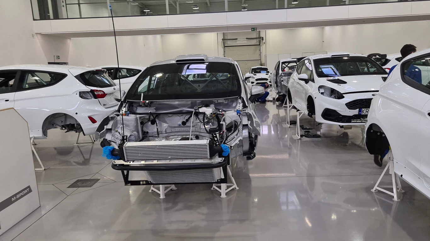 M-Sport Poland rozpoczął swoją działalność operacyjną w Krakowie w wynajętym lokalu, od obsługi programu WRC Academy a stworzonego z myślą o młodych kierowcach startujących w Mistrzstwach Świata. Program ten opierał się na M-Sport Poland jako wyłącznym dostawcy samochodów (Fiesta R2) wraz z pełnym zapleczem technicznym i obsługą 18 samochodów dla kierowców chcących zaznaczyć swoją obecność w Mistrzostwach Świata a nie dysponujących potężnymi budżetami. 