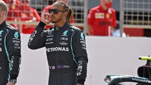 Lewis Hamilton podczas testów w Bahrajnie