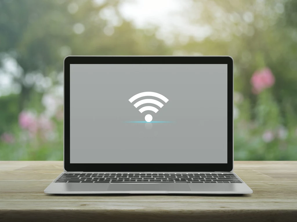 Wi-Fi to jedna z podstaw dla pracy, nauki i rozrywki, ale może być  oni źródłem zagrożenia