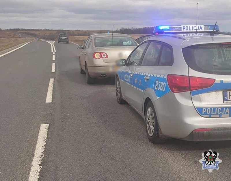 Mężczyzna został zatrzymany po kilkukilometrowym pościgu Mężczyzna został zatrzymany po kilkukilometrowym pościgu