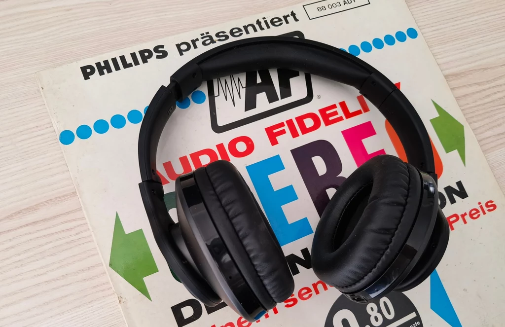 Philips TAH6206BK sprawdzą się również podczas słuchania muzyki