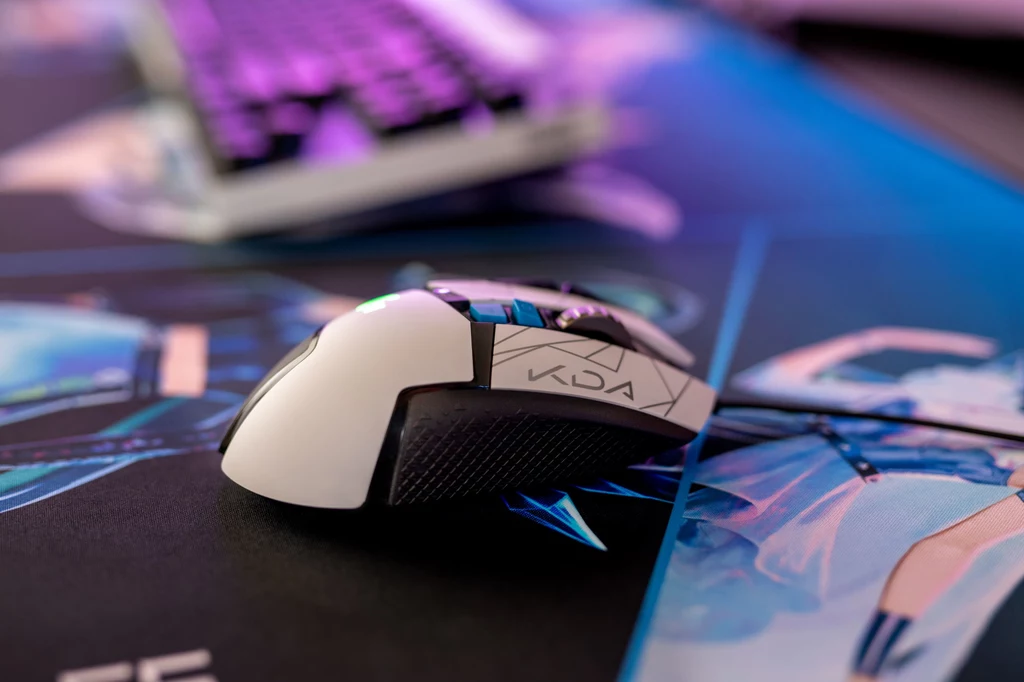 Sprzęt Logitech G skierowany do fanów gry League of Legends. Sprzęt Logitech G skierowany do fanów gry League of Legends.