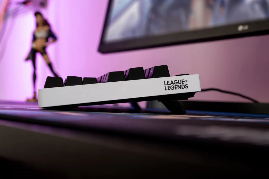 Sprzęt Logitech G skierowany do fanów gry League of Legends. Sprzęt Logitech G skierowany do fanów gry League of Legends.