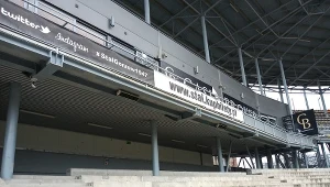 Żużel. Kibic Stali Gorzów pyta, jak wyglądają loże. Klub ukrył je za parawanem