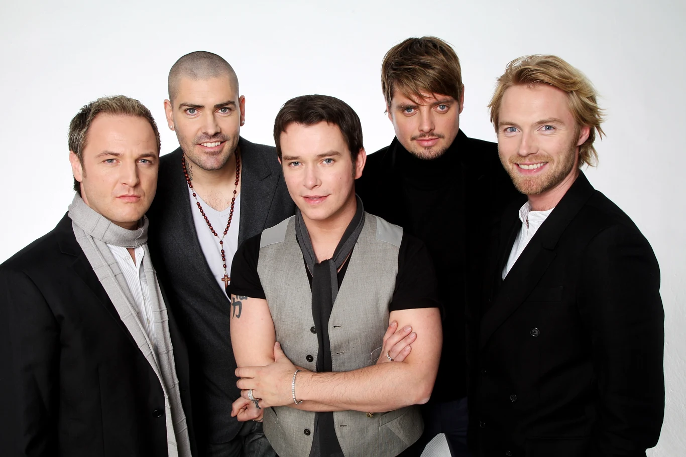 W skład Boyzone oprócz Gately'ego weszli: Ronan Keating, Mikey Graham, Shane Lynch i Keith Duffy. Początkowo formacja wykonywała covery hitów z lat 70., które umieszczała w czołówkach list przebojów.