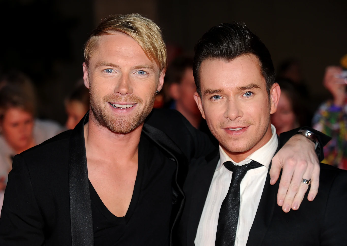 W 2000 roku Ronan Keating zdecydował się na solową karierę, a tym samym Boyzone zakończyło działalność. Gately również starał się wykorzystać szansę i wkrótce ukazał się jego debiut "New Beginning", który jednak nie był komercyjnym sukcesem. Kolejne lata dla wokalisty to praca w teatrze, gdzie występował w musicalach. W 2007 roku Gately wrócił do zespołu Boyzone, który ogłosił reaktywację. 