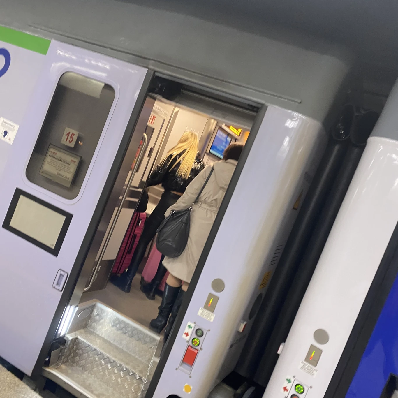 Ola Daniel przyłapana na peronie. Opuściła "Love Island. Wyspa Miłości"