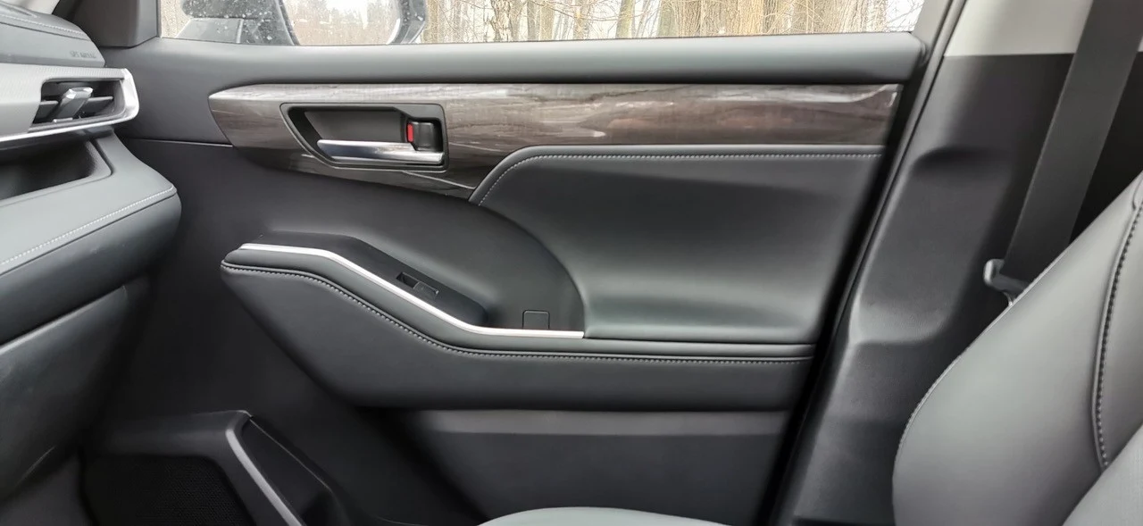Toyota Highlander na zdjęciach Toyota Highlander na zdjęciach